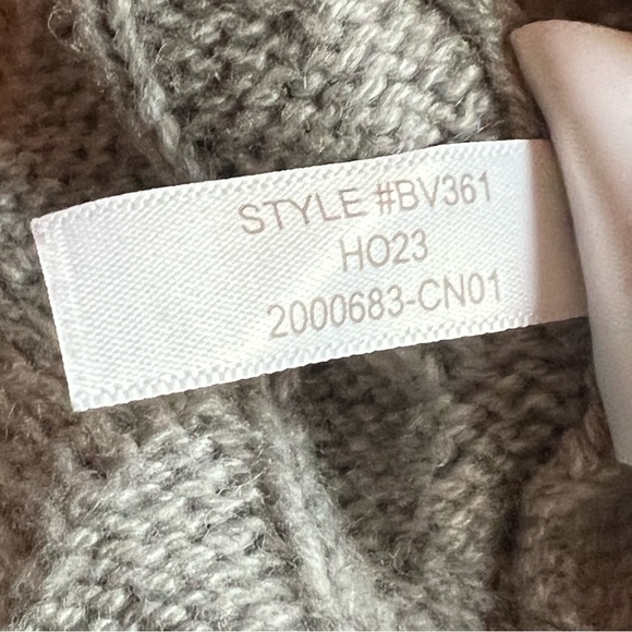 J. Crew Heather Gray Cable Knit Sweater with Sweet Black Satin Bow Tie On Back - Picture 7 of 7